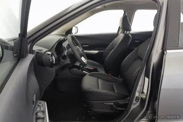 Nissan Jinke 1.5 L XV CVT Zhilian Deluxe Edition