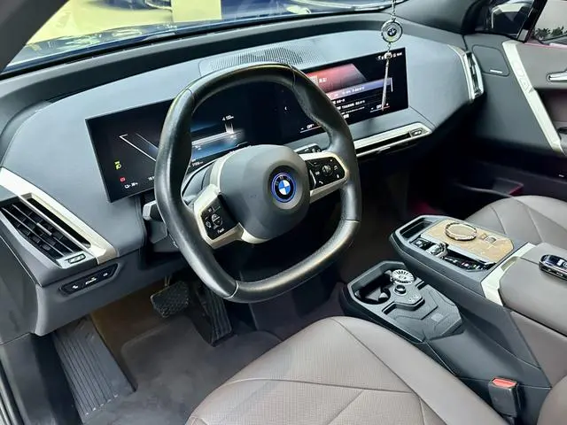 BMW BMW iX xDrive40