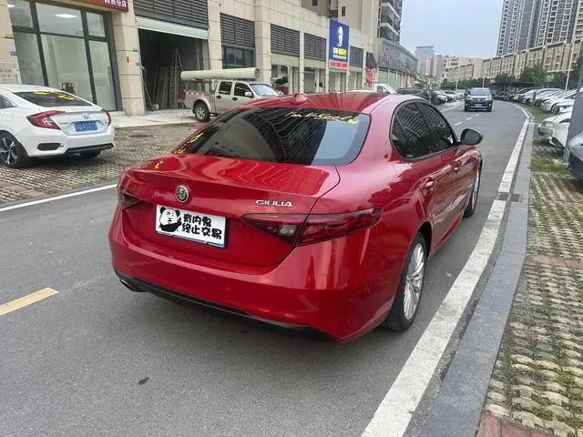 Alfa Romeo Giulia 2.0T 200HP Elite Edition