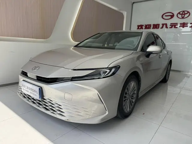TOYOTA Camry Dual Engine 2.0 HGVP Deluxe Edition