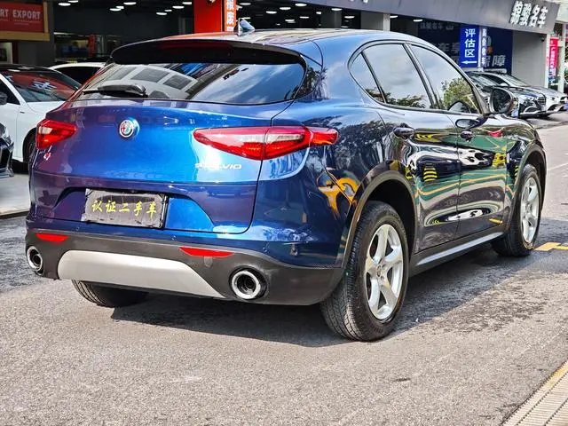 Alfa Romeo Stelvio 2.0T 200HP Elite Edition