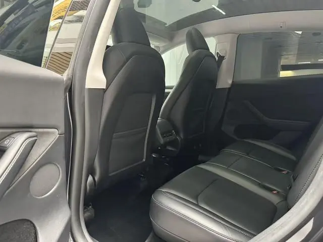 Tesla Model Y Rear-wheel drive version