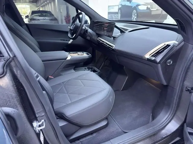 BMW BMW iX xDrive40