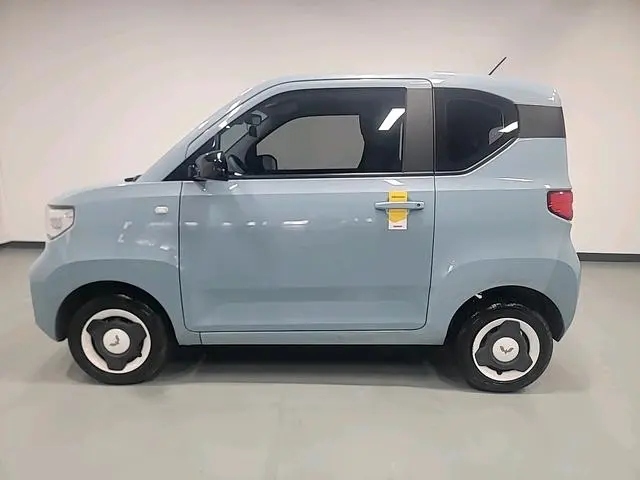 Wuling Wuling Hongguang MINIEV Free lithium iron phosphate