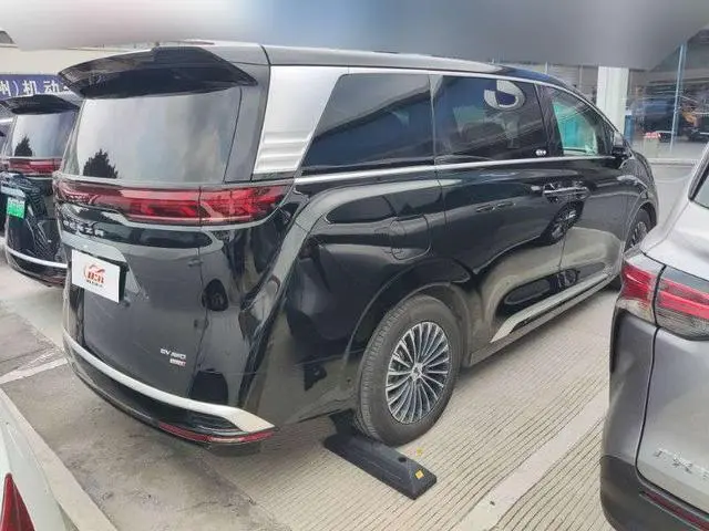 Denza Denza D9 EV Smart driving version 600 four-wheel drive flagship model