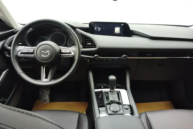 Mazda Mazda 3 Angkesaila 2.0L automatic premium version