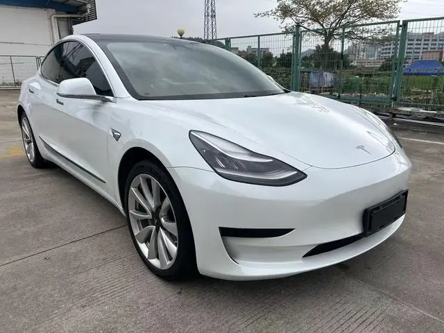 Tesla Model 3 Upgraded version of standard battery life rear drive