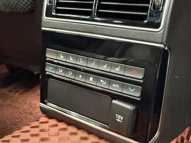 Jaguar Jaguar XFL 2.0T P250 four-wheel drive Exclusive Edition