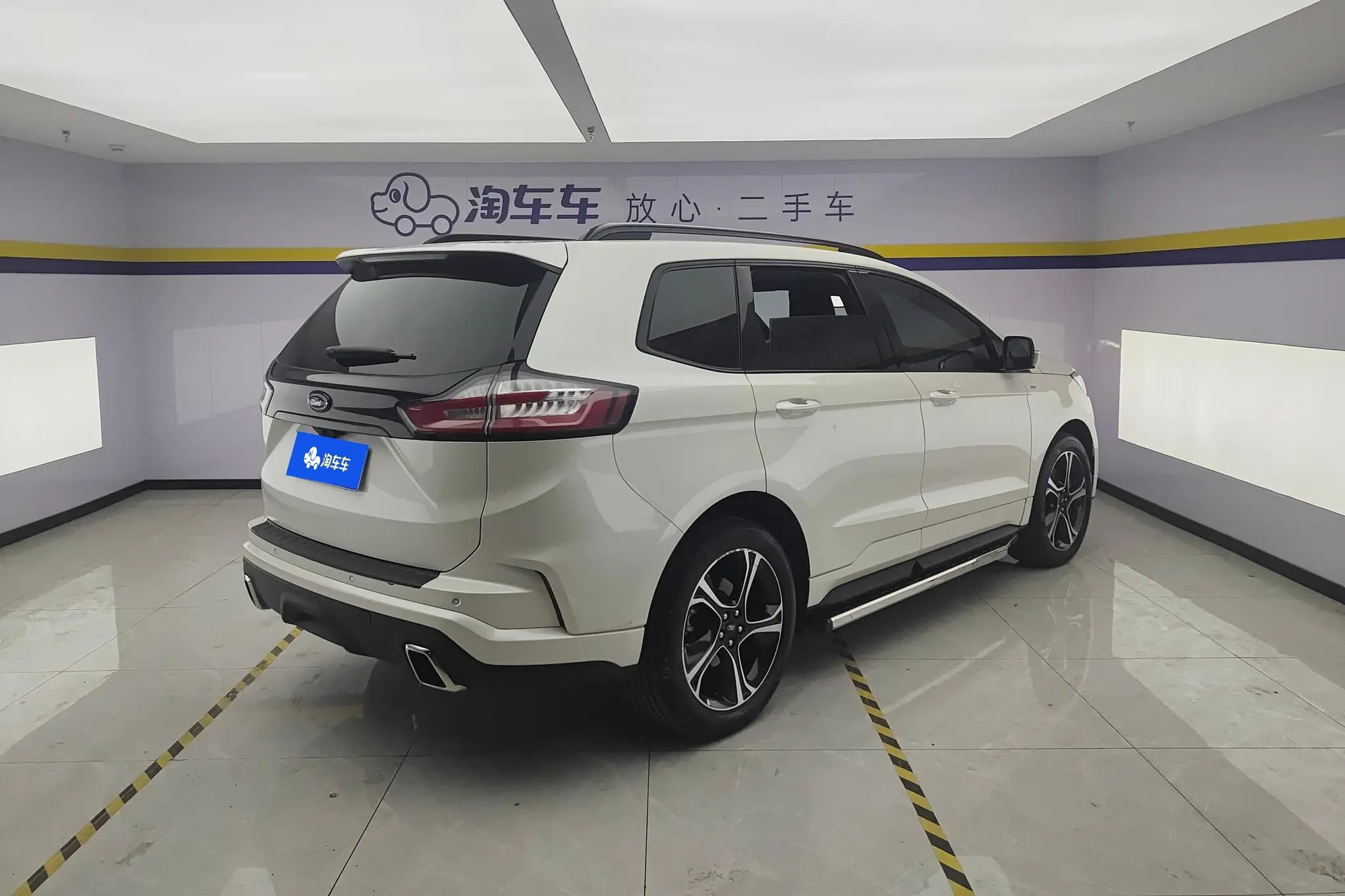 Ford Sharp World EcoBoost 245 two-wheel drive ST-Line 5 seats
