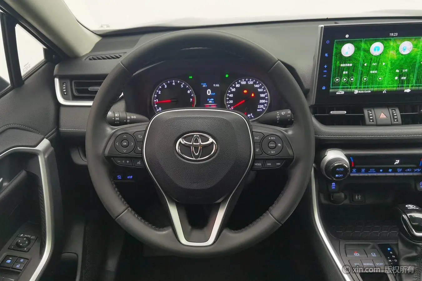 TOYOTA Wilanda 2.0L two-wheel drive luxury PLUS edition