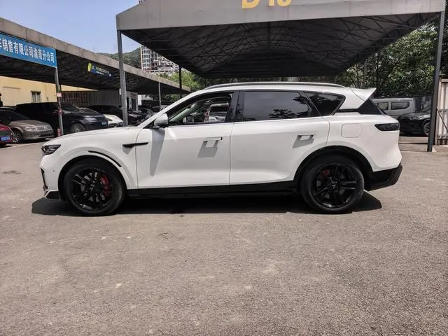 VOYAH Lan Tu FREE Four-wheel drive, long battery life, extended range version