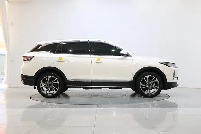 Dongfeng Fengshen Dongfeng Fengshen AX7 PRO 1.6T Automatic Glory Edition