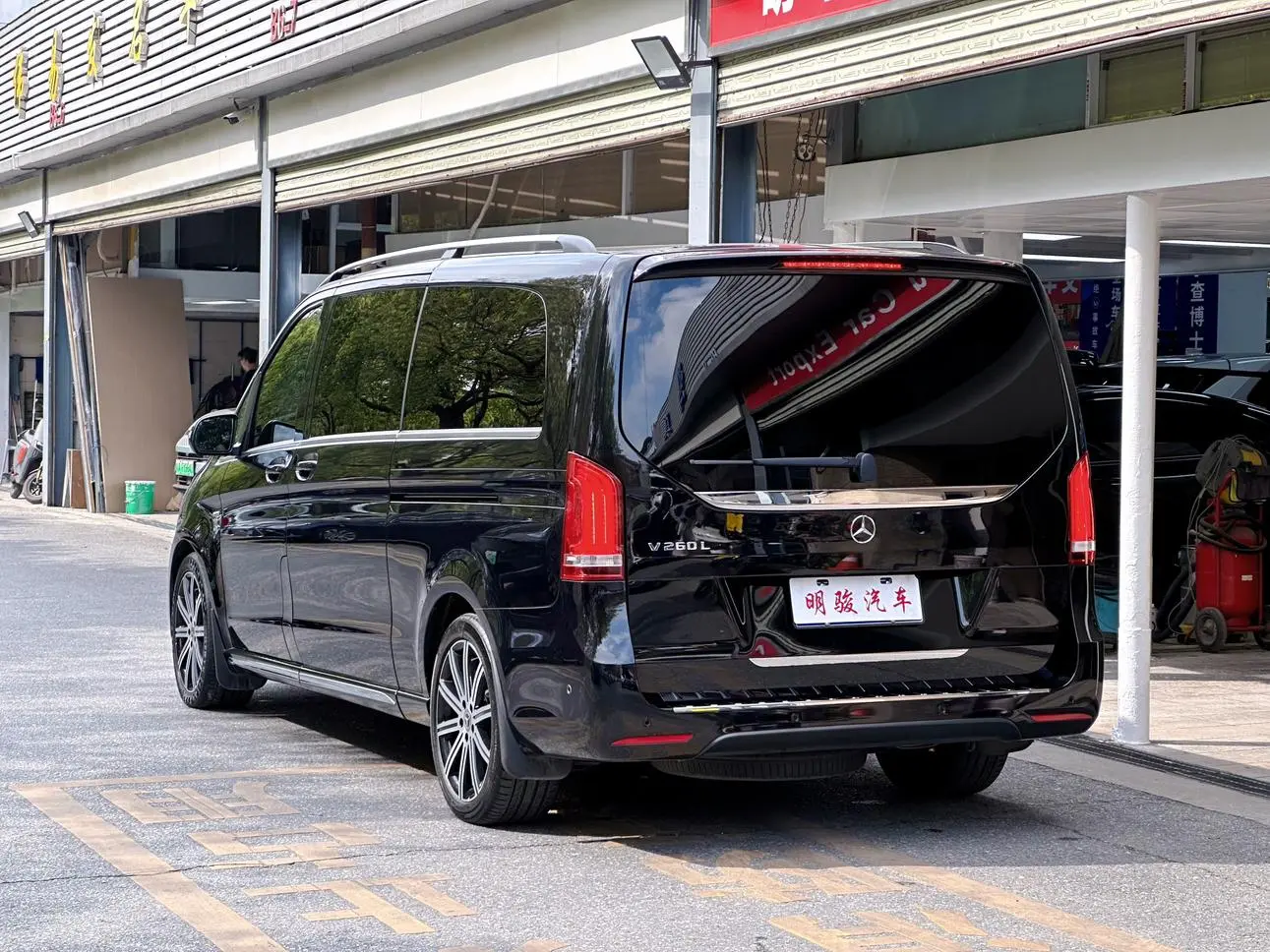 Mercedes-Benz Mercedes-Benz V-class V 260 L Long wheelbase Deluxe Edition