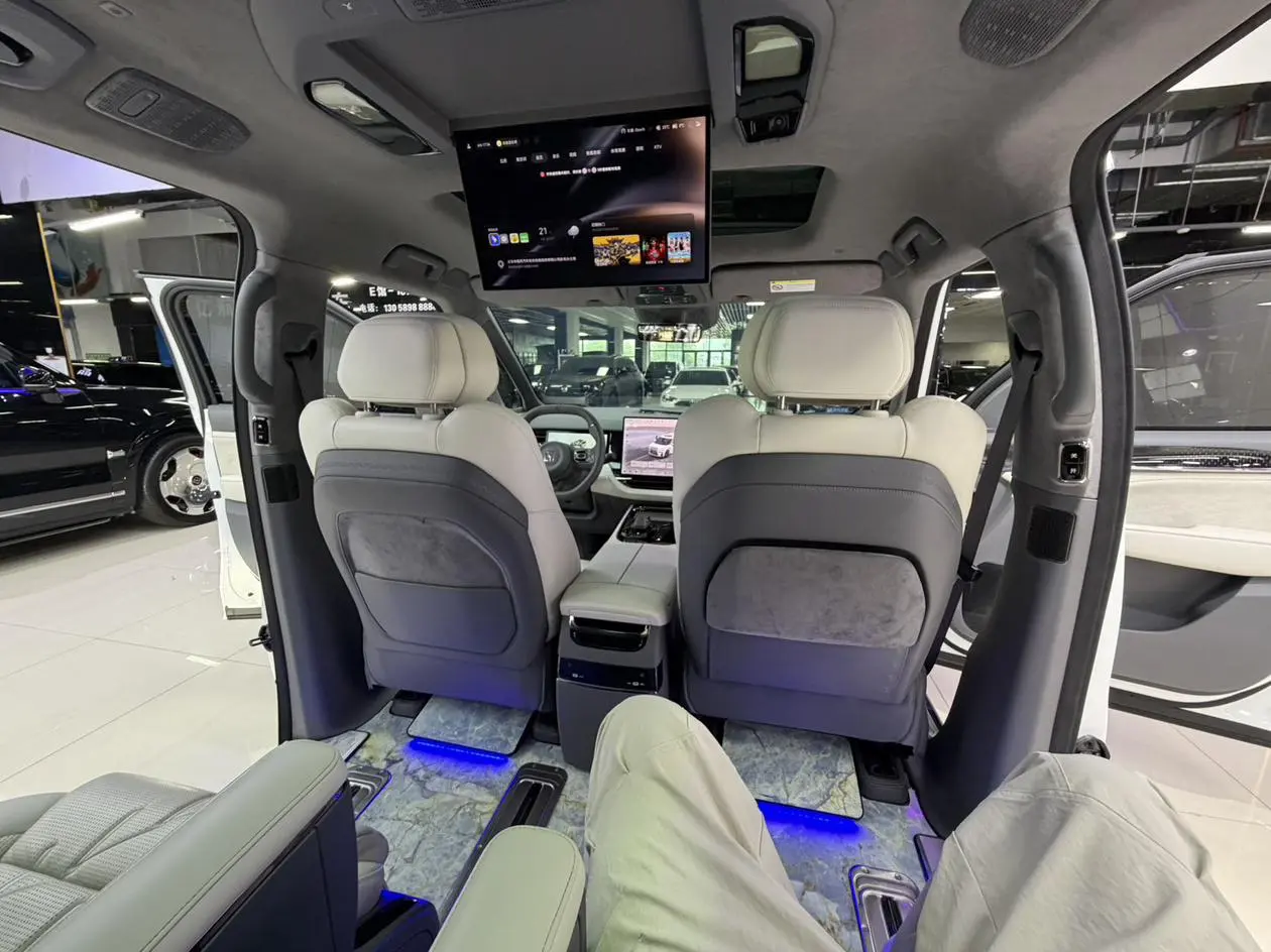 ZEEKR ZEEKR 009 Seven-seater aisle version two-wheel drive 108kWh