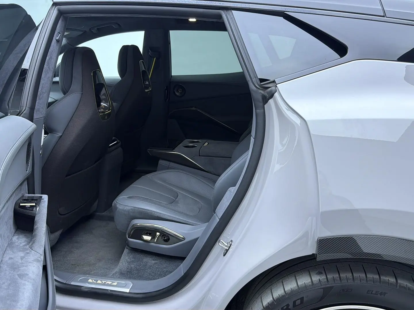 Lotus Eletre Eletre R+