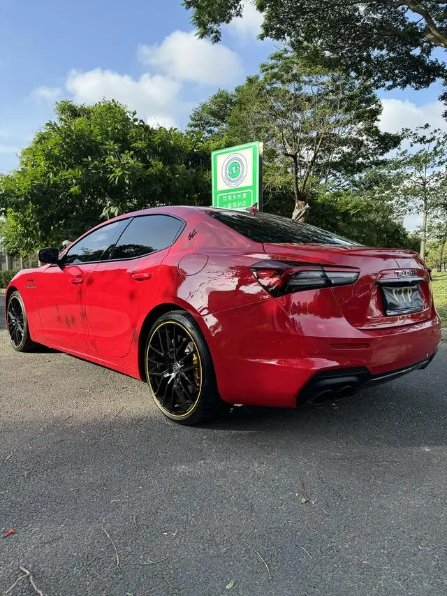 Maserati Ghibli 3.0T F Tributo Tribute Special Edition