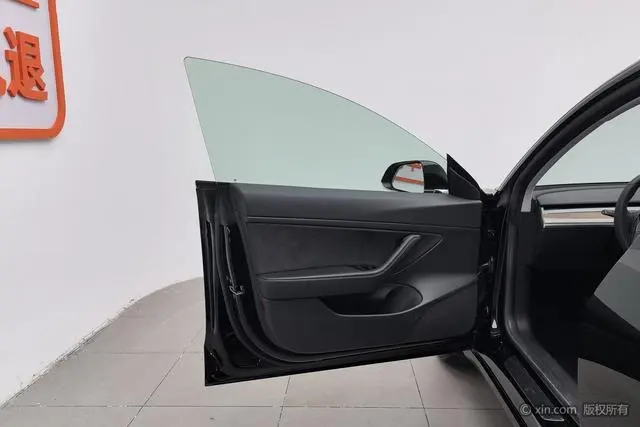 Tesla Model 3 Upgraded version of standard battery life rear drive