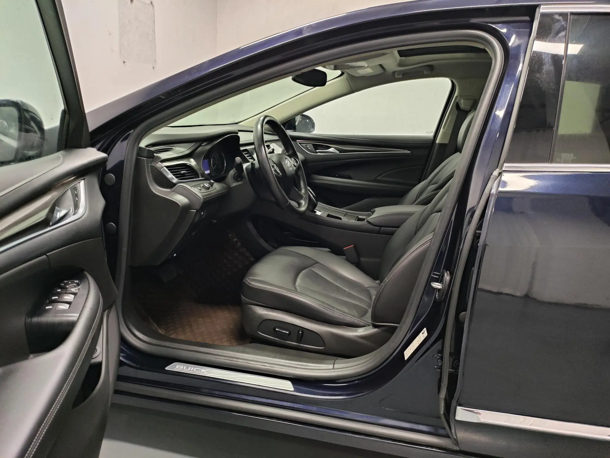 Buick Lacrosse 652T luxury