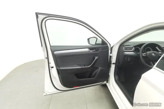 Skoda Speed pie ZI330 DSG Comfort Edition Country V
