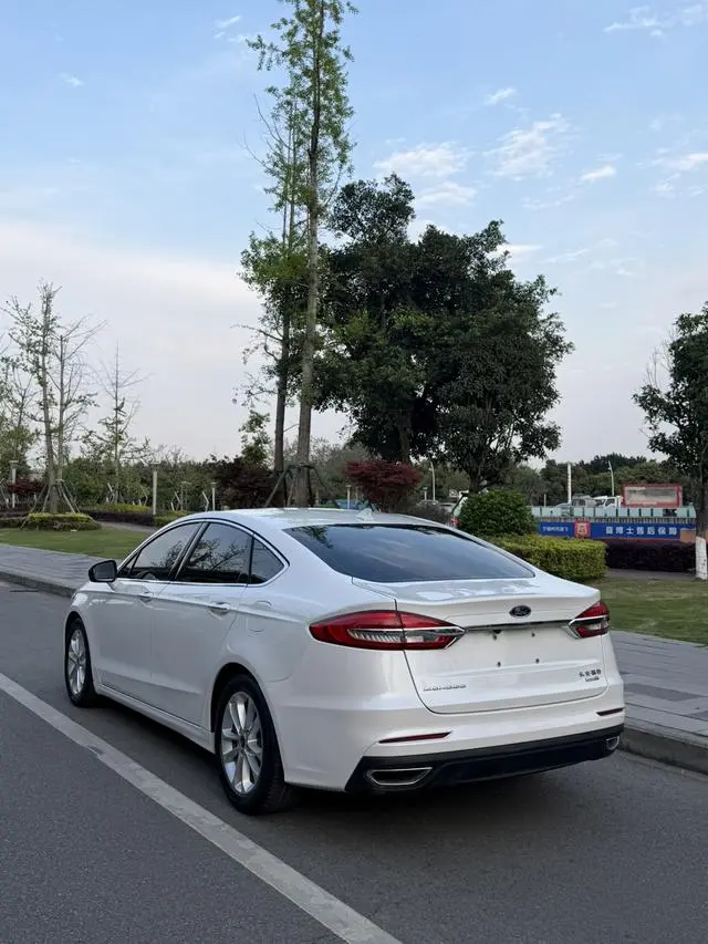 Ford Mondeo EcoBoost 180 intelligent control Fashion type country V