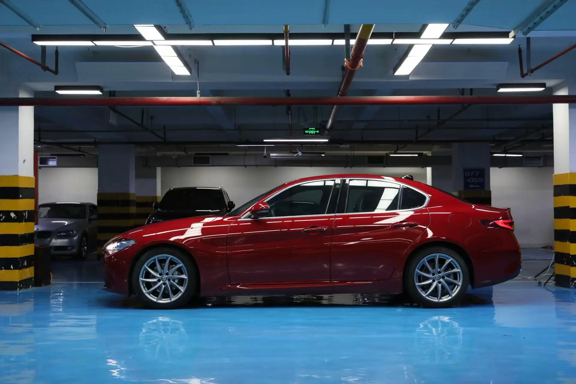 Alfa Romeo Giulia 2.0T 200HP Deluxe Edition