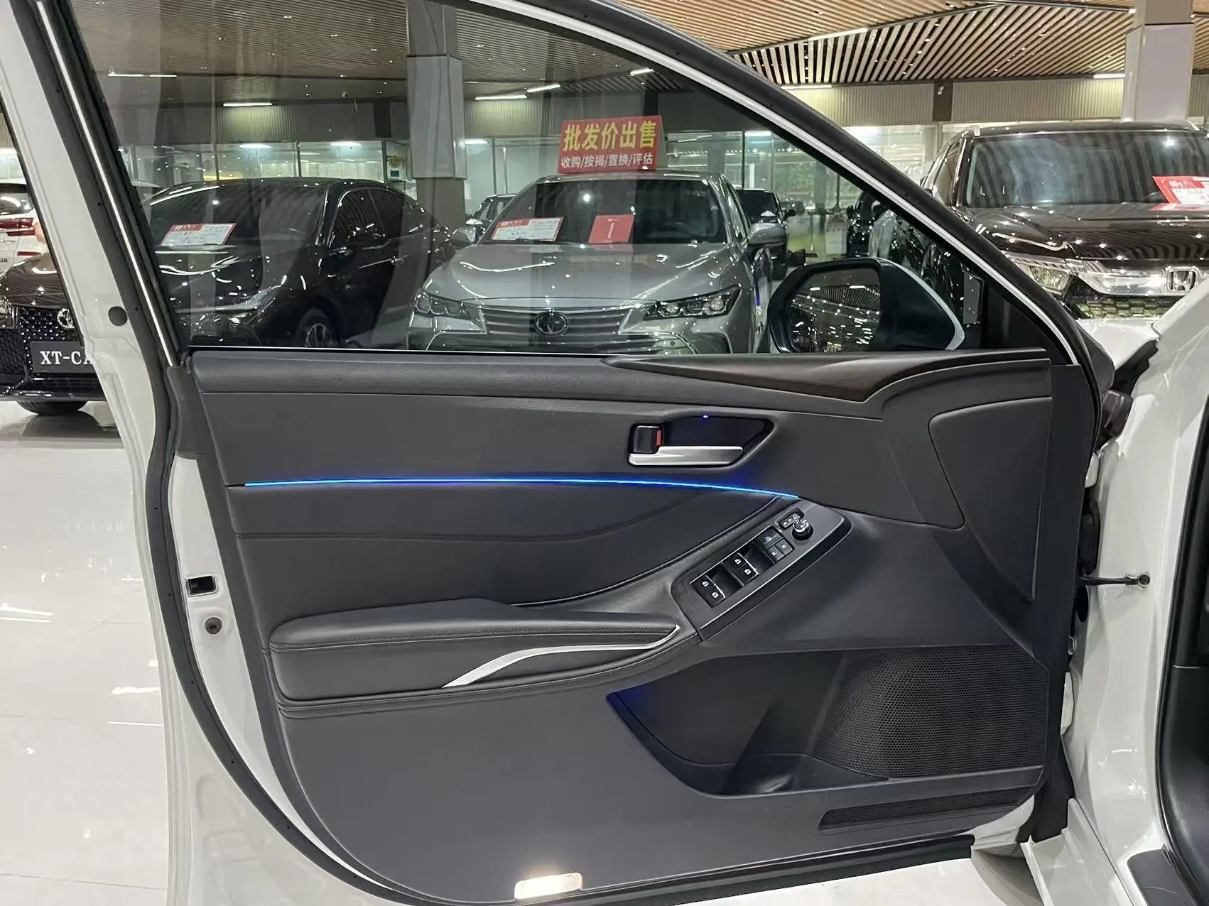 TOYOTA Asian dragon 2.0L Deluxe Edition