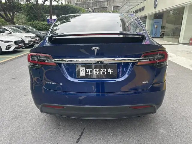 Tesla Model X 60D