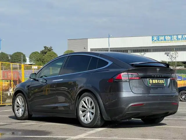 Tesla Model X 75D