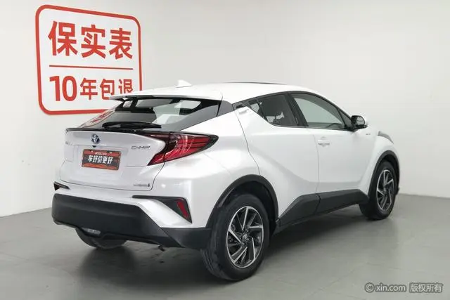 TOYOTA Toyota C-HR Dual engine 2.0L E-CVT Deluxe Edition