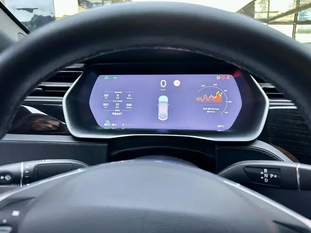 Tesla Model S 75D Standard battery life version