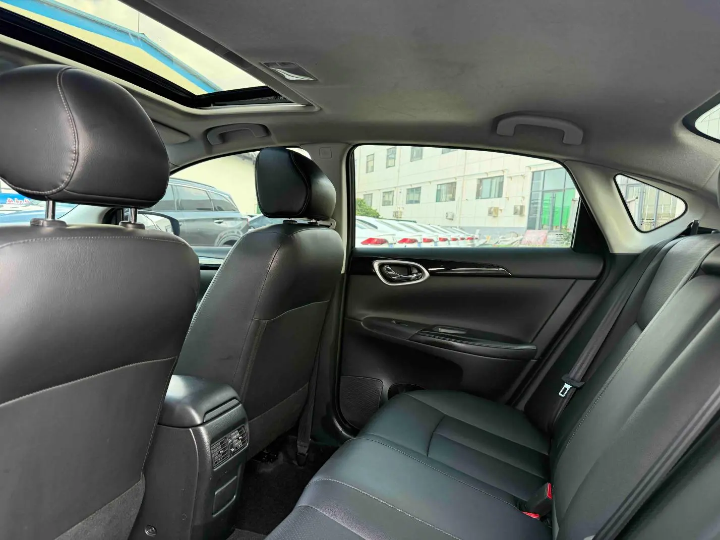 Nissan Xuan Yi Classic 1.6 XL CVT Deluxe Edition