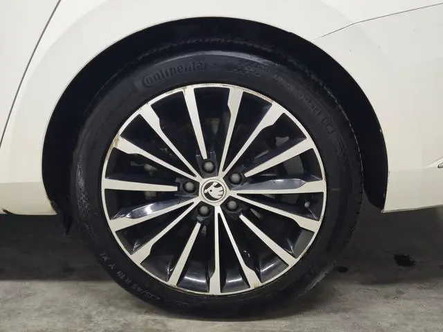 Skoda Speed pie ZI330 DSG Comfort Edition Country VI
