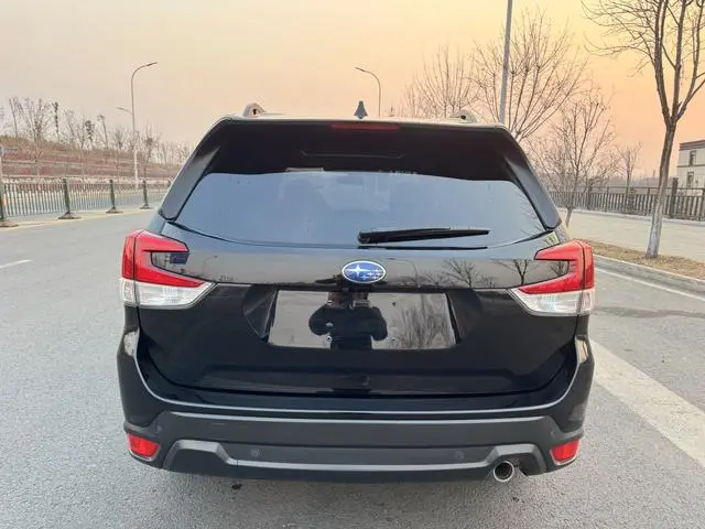 Subaru FORESTER Forester 2.0i AWD Deluxe Edition EyeSight