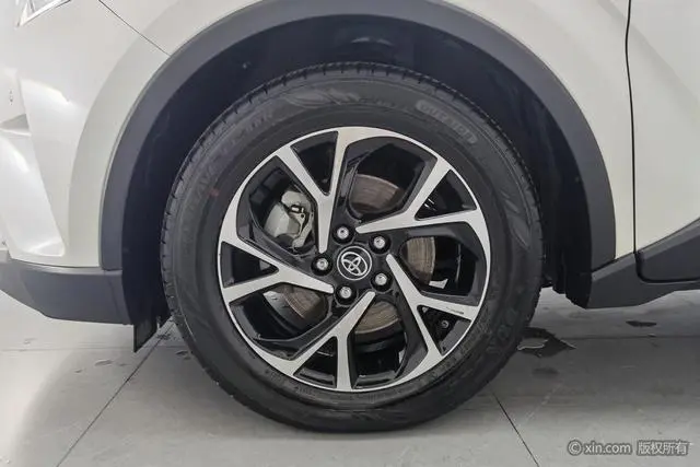 TOYOTA Toyota C-HR 2.0L Luxury Sunroof version Country VI