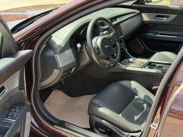 Jaguar Jaguar XFL XFL 2.0T 200PS Fenghua Edition
