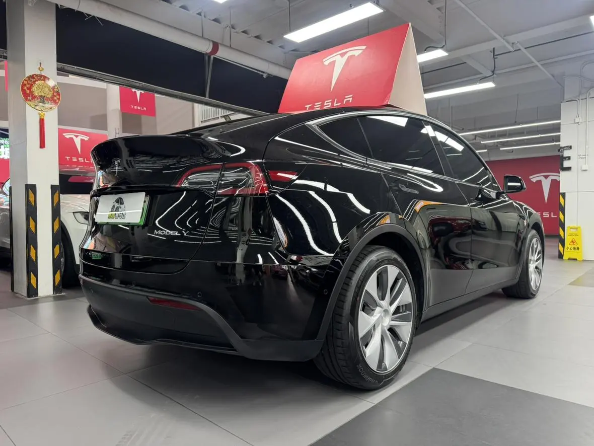 Tesla Model Y Standard battery life, rear-wheel drive version