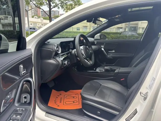 Mercedes-Benz Mercedes-Benz A-class A 200 L sports sedan