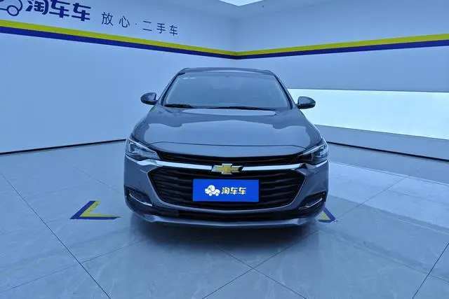Chevrolet Cruze 320 automatic Enjoy Skylight version