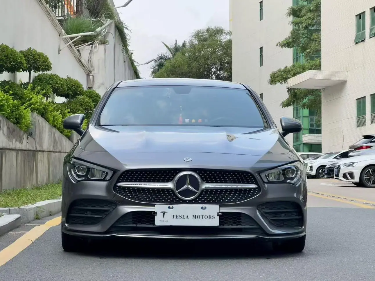 Mercedes-Benz Mercedes-Benz CLA CLA 200 four-door coupe