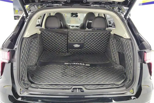 LYNK & CO Lynk &Co. 01 EM-P 1.5T Jin Pro Country VI