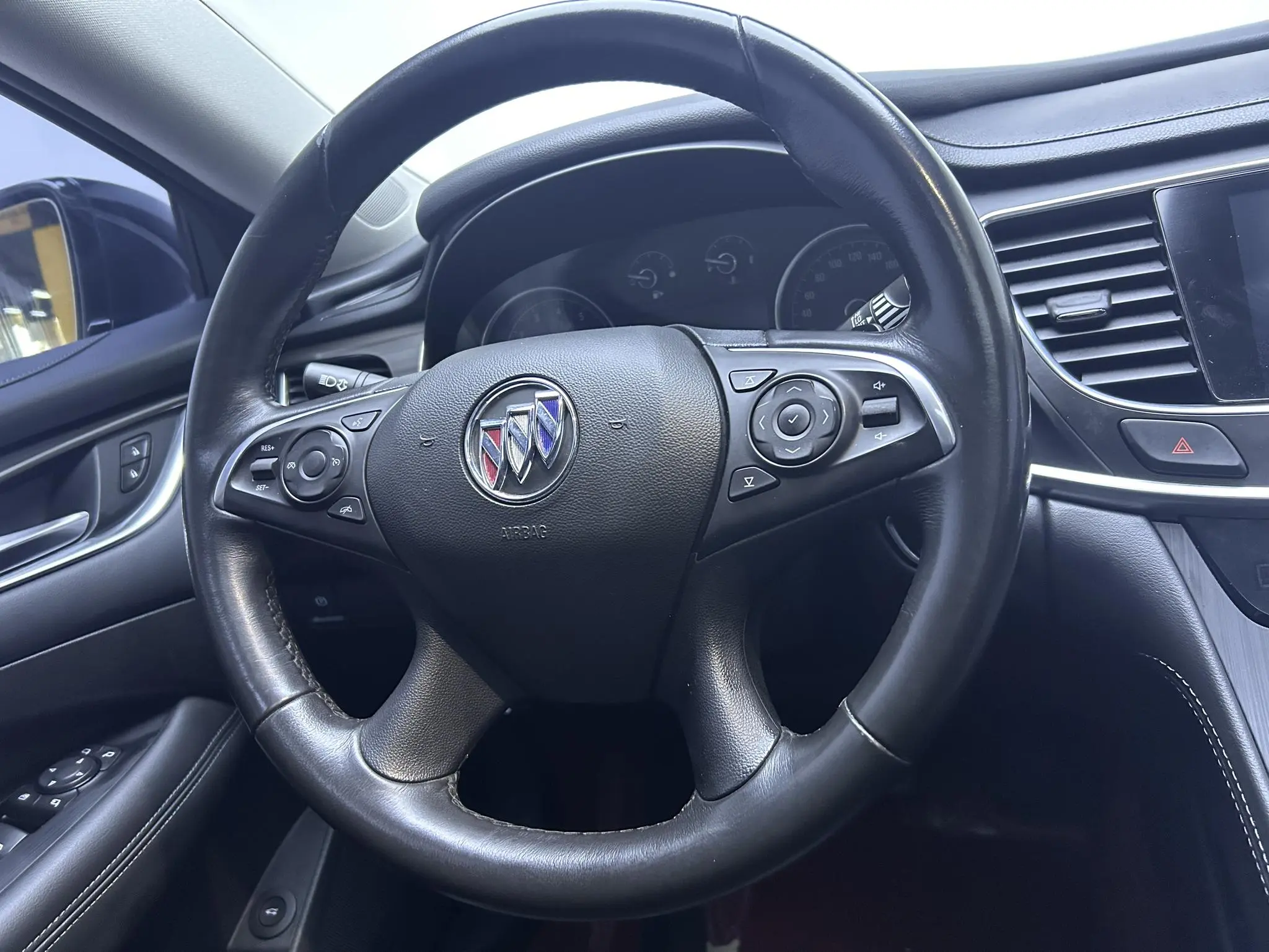 Buick Lacrosse 652T luxury