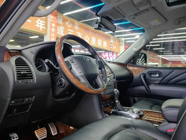 Infiniti Infiniti QX80 5.6L 4WD