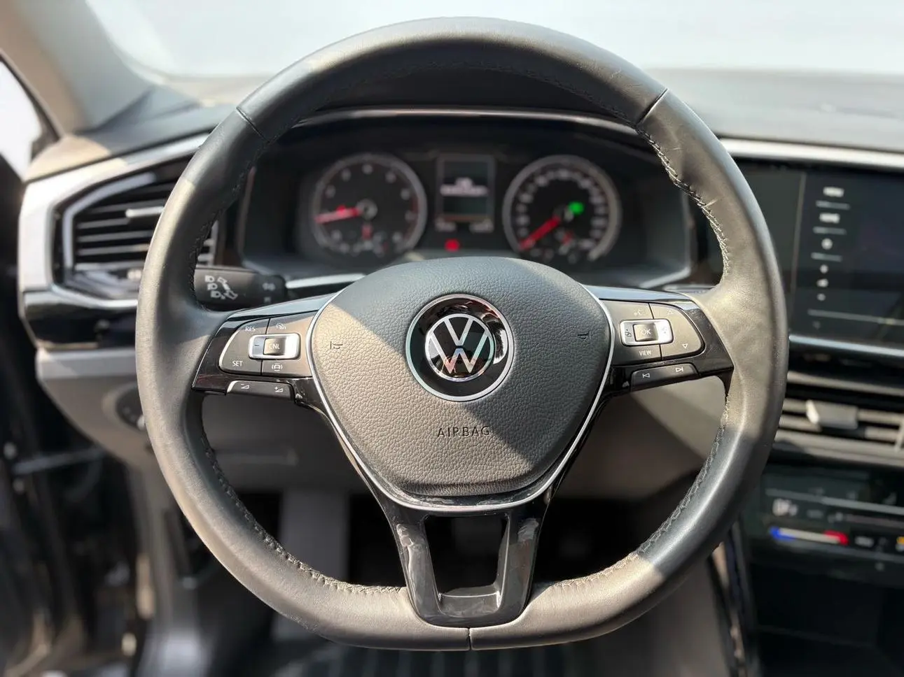 Volkswagen Tanyue 330TSI two-wheel drive luxury Smart edition