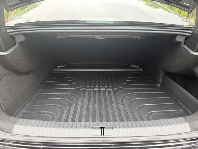 Volkswagen Passat PHEV 430PHEV Hybrid Deluxe Edition