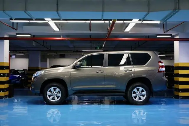 TOYOTA Prado 2.7L automatic standard version