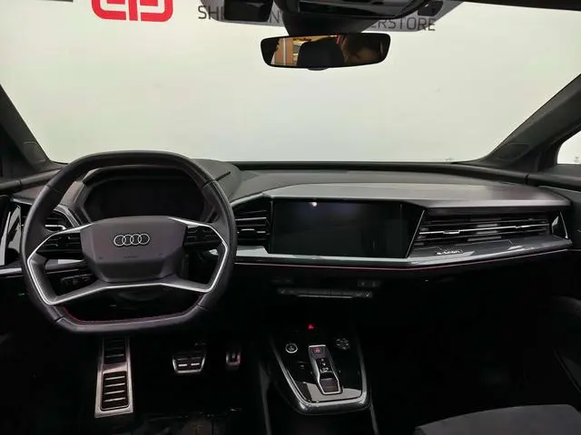 Audi Audi Q5 e-tron 50 e-tron quattro edition one Art Creation Collector's Edition
