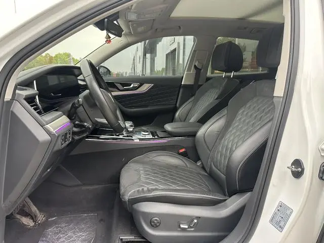 Hongqi Hongqi HS5 2.0T Zhilian Qixiang four-wheel drive version