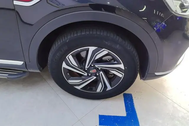 Hongqi Hongqi HS5 Facelift 2.0T Zhilian Flag Enjoy Edition