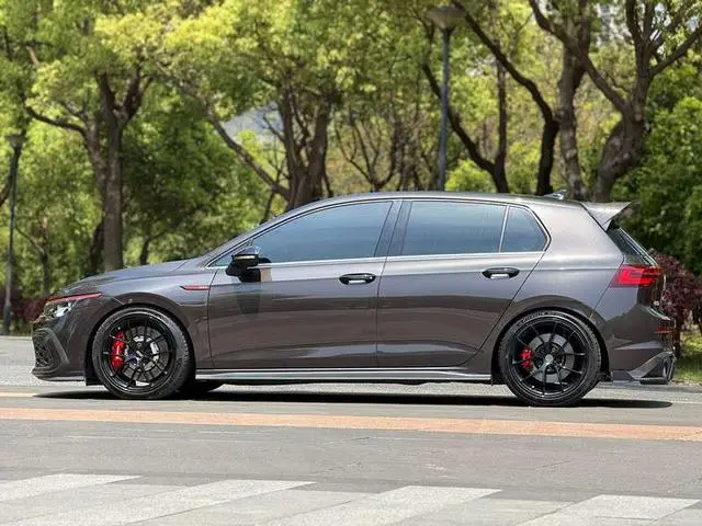 Volkswagen Golf GTI 380TSI DSG GTI