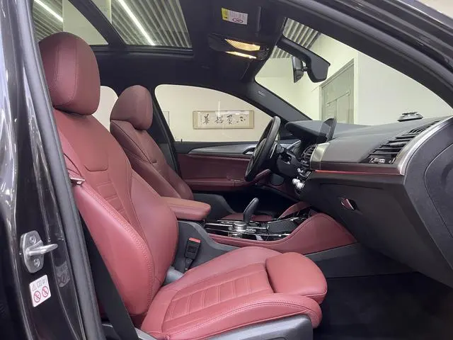 BMW BMW X4 xDrive25i M Sports Yao Ye Suit